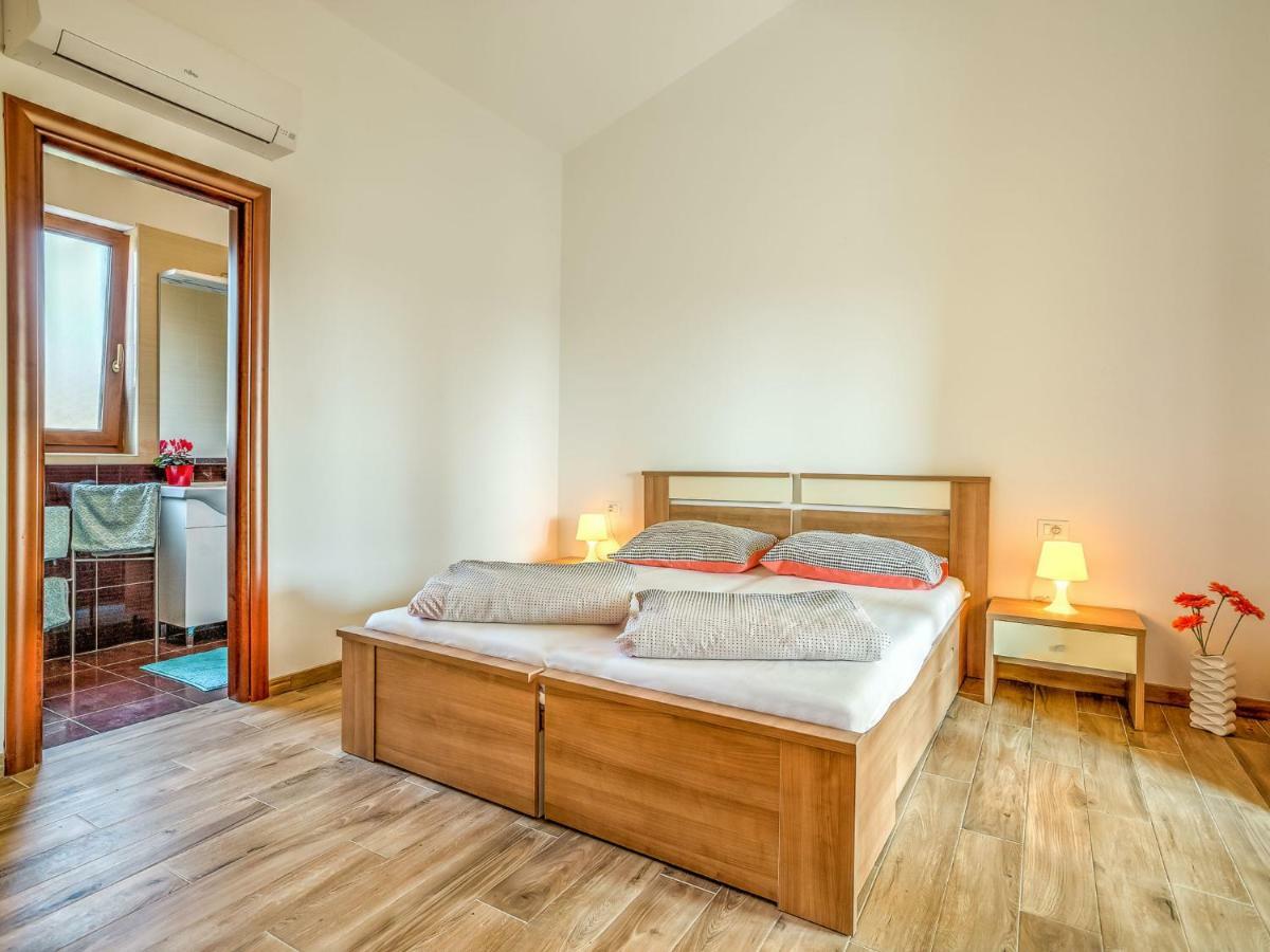 Apartment Ulika-4 By Interhome Tar-Vabriga Eksteriør bilde